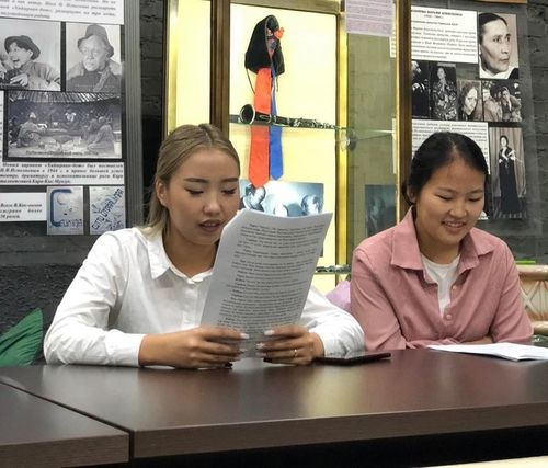 Театр уран чүүлүнге сонуургалды оттурар төлевилел