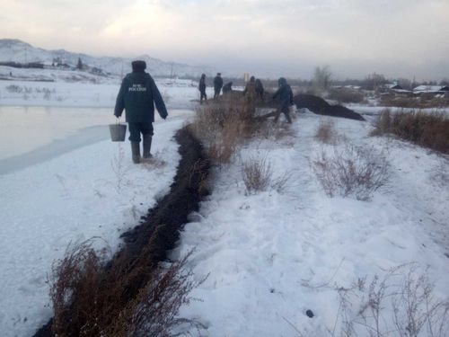 В Чаа-Холе затопило мост
