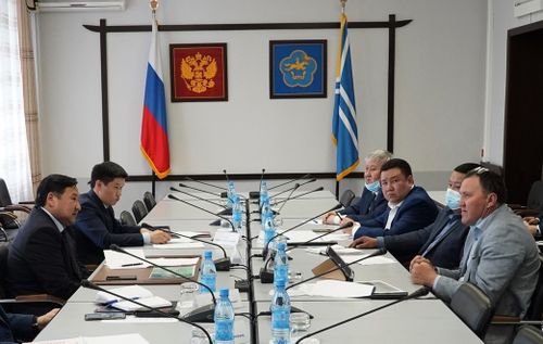 Республиканың чурттакчыларынга ажылчын олуттарны тургузуп, ажылга хаара тудар