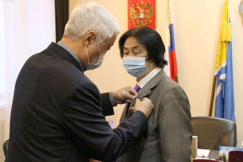 Михаил Куулар награжден медалью "За развитие  парламентаризма"