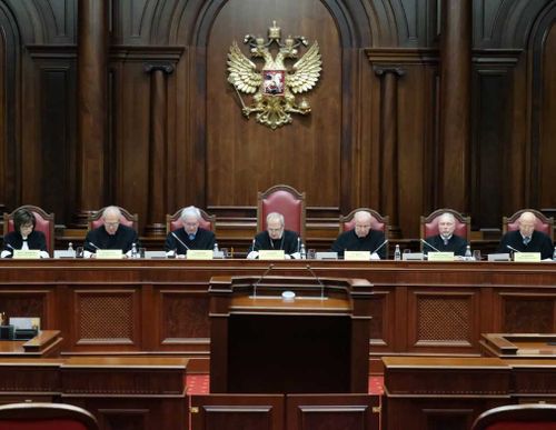 КС признал, что закон о поправке в Конституцию соответствует основному закону