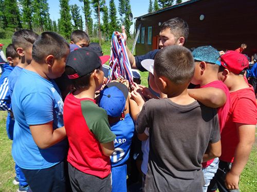 Врио Главы Тувы Владислав Ховалыг призвал не рисковать здоровьем детей