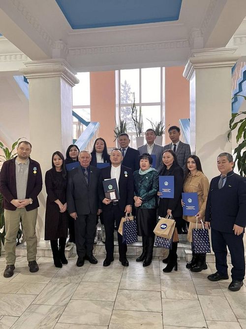 В Туве работники СМИ начали принимать поздравления в преддверии Дня российской печати