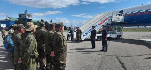 Очередная группа военнослужащих из Тувы отправилась на Донбасс