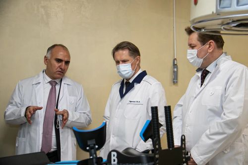 Михаил Мурашко Тываның онкодиспансериниң чаа дериг-херекселдериниң ажылынга үнелелди берген