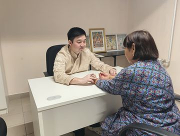 В тувинском монастыре начал приём специалист по тибетской медицине
