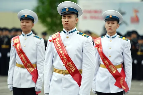 56 выпускников школ Тувы подали заявление в военные комиссариаты республики о желании поступить в военные ВУЗы