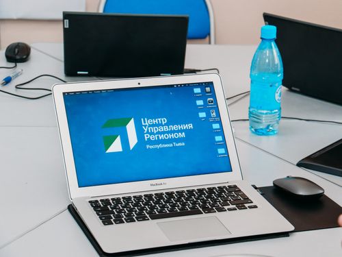 В столице Тувы девочку устроили в школу через ЦУР