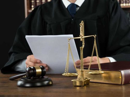 Уроженка Эрзина поплатится за превышение полномочий