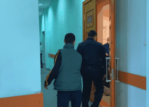 В Туве подозреваемый в убийстве двух сестер помещен в СИЗО