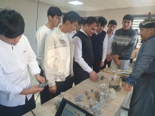 В Узбекистане представили «Оживший камень» из Тувы