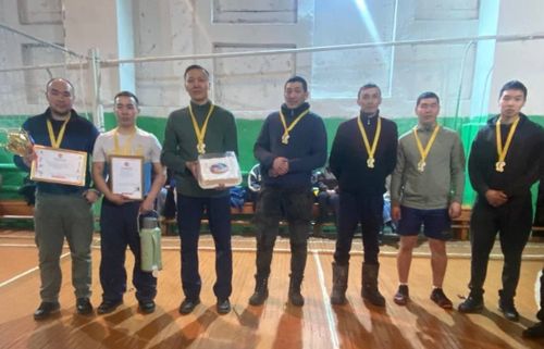 Аржаанның хол бөмбүкчүлери бирги черге төлептиг болган