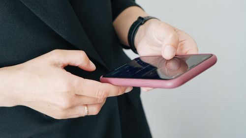 Эксперты предупредили жителей Тувы о мошенничестве во время ноябрьской распродажи