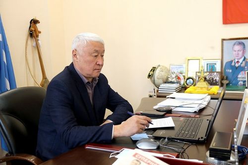 В Туве  с сегодняшнего дня вход в здания органов государственной власти возможен только при предъявлении QR-кода