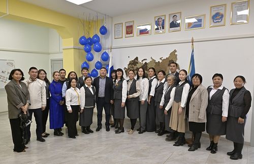 Тываның Баштыңы Эрзин биле Тес-Хем кожууннарда чаартынган социал объектилерге четкен