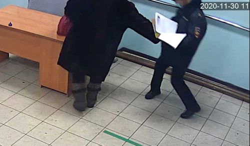 Жительница Тувы не смогла получить права через взятку