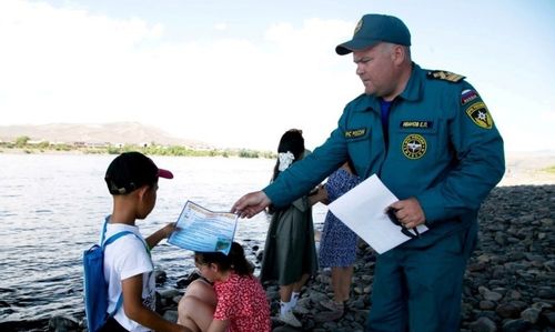 Карак чивеш аразында