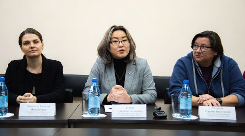 Өндүр улуг орус шүлүкчү Сергей Есенинниң мөгейикчилеринге белек.