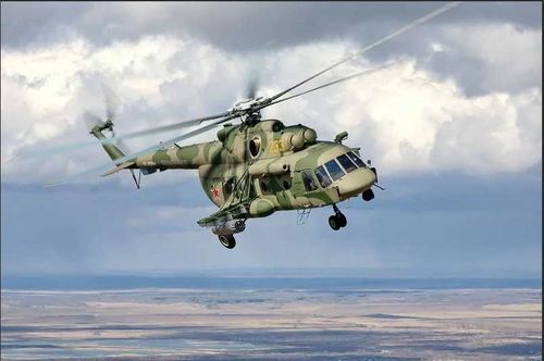 В горах Тувы проводятся ночные учения на боевых вертолетах