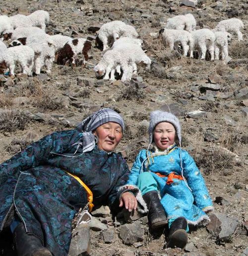 Кара-Кат Донгак: о нраве грозных яков и семейном бизнесе