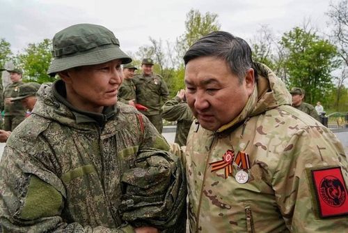 Владислав Ховалыг: Военнослужащие из Тувы завоевали уважение и доверие не только у местных жителей, но и у командования группировки войск «Центр»