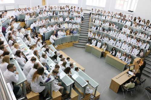 133 абитуриента из Тувы зачислены в медицинские вузы страны по целевым договорам