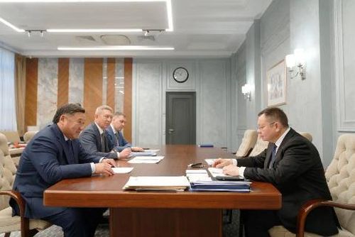 Глава Минстроя России и Глава Тувы обсудили развитие строительного блока региона