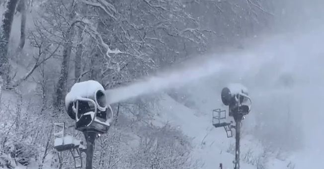 На «Розе Хутор» запустили систему искусственного оснежения горнолыжных трасс