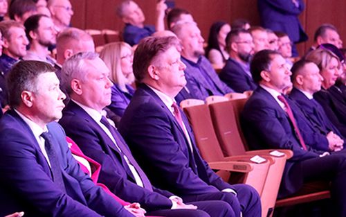 Бүрүн эргелиг төлээ Новосибирск облазының тулган спортчуларынга шаңналдарны тывыскан