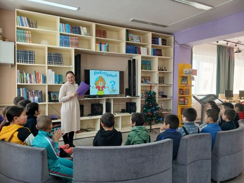 В обновлённой модельной библиотеке села Теве-Хая прошел литературный час для детей