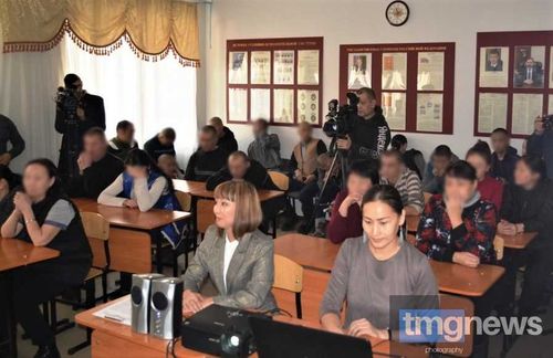 Осужденные пойдут в театр