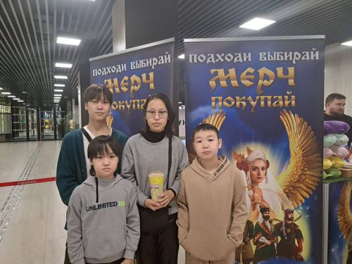 Полпредство Тувы продолжает поддерживать многодетные семьи в Москве