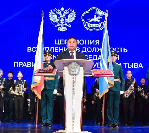 Глава Тувы поздравил земляков с Днем Конституции Республики Тыва