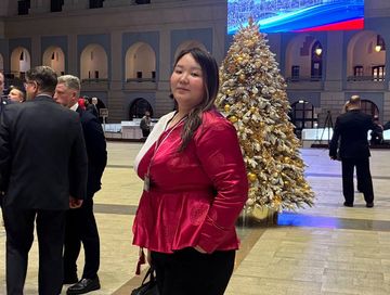 Салгал дамчаан аныяк журналист