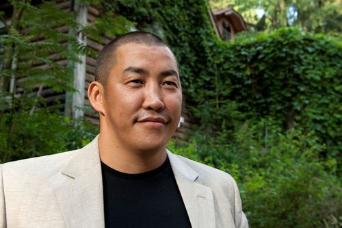 В Кызыл приедет актёр Амаду Мамадаков на презентацию нового фильма «Шаман»