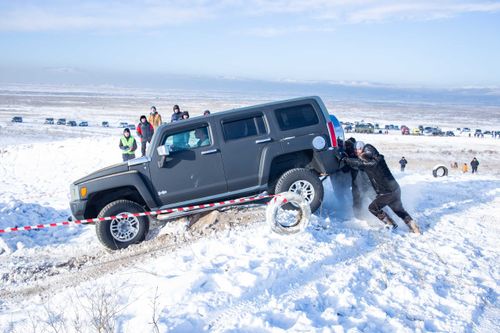 Джип-спринт: заснеженное бездорожье