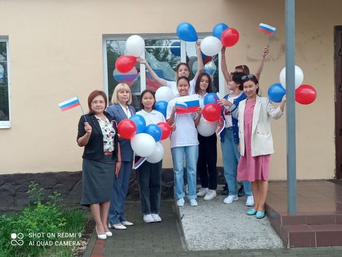 В Туве украшают окна ко Дню России