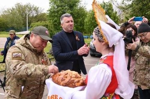 Тува присоединилась к шефству над Свердловским районом и городом Свердловском Луганской Народной Республики