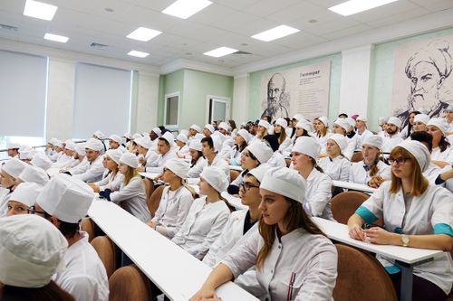 133 абитуриента зачислены в медицинские вузы страны по целевым договорам