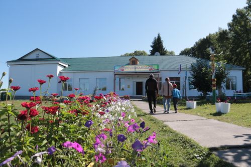 Аяна Оюн: «Мы очень счастливы, что в нашей школе сделали капитальный ремонт»