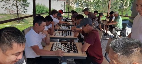 В Кызыле в шахматной беседке РВИО прошел блиц-турнир