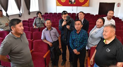 Владислав Ховалыг: "В отдаленной, приграничной местности главное -это устойчивая связь между селами"