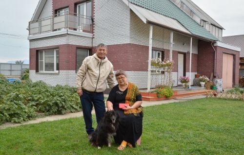 В Кызылском училище искусств он был учеником Сергея Ланзы