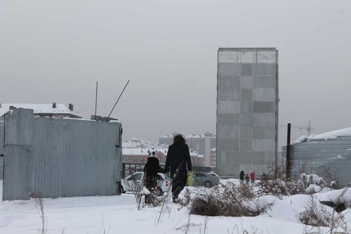 В школу через стройку: Тернистый путь к знаниям