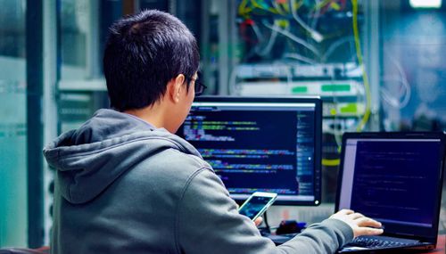 Минцифры приостановит выдачу грантов на новые IT-разработки до 1 сентября