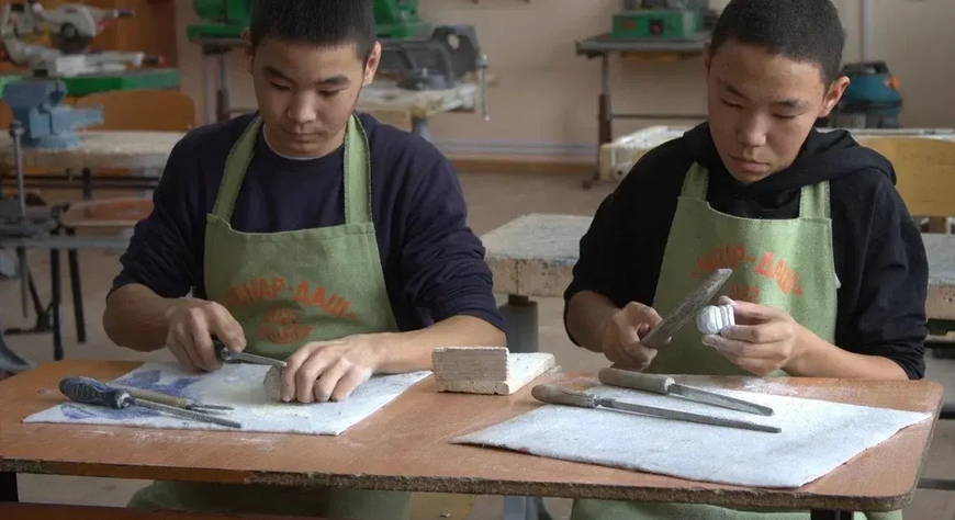 В Кызылском районе прошёл муниципальный этап конкурса юных камнерезов «Чонар-Даш-2026»