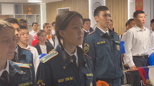 Тува и Россия вместе 80 лет: школьники Тувы и Луганской Народной Республики встретились на телемосте