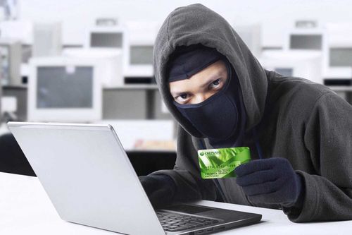 Мошенники «покусились» на путинские выплаты