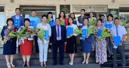 ТУВИНСКИМ МЕДИКАМ ВРУЧЕНЫ ГОСНАГРАДЫ