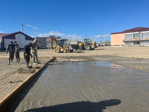 В Ак-Довураке полным ходом идет благоустройство общественной территории